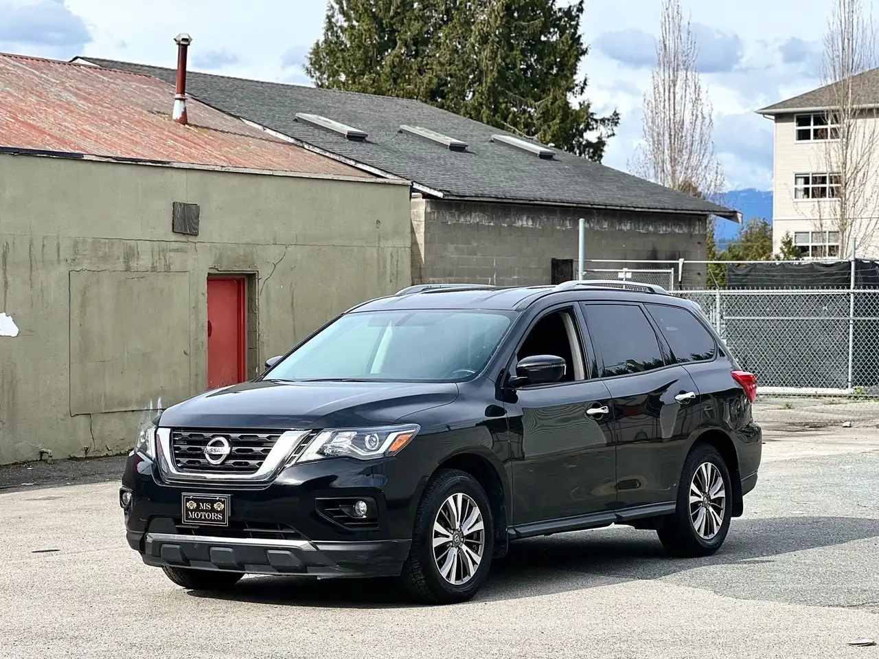 Nissan Pathfinder photo Nissan Pathfinder