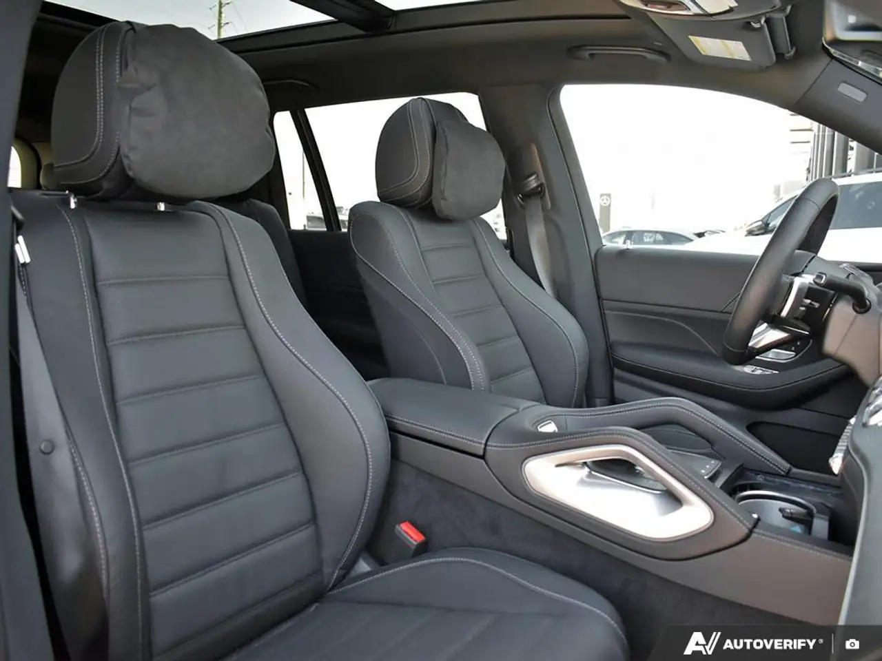 Mercedes-Benz GLS снимка Mercedes-Benz GLS