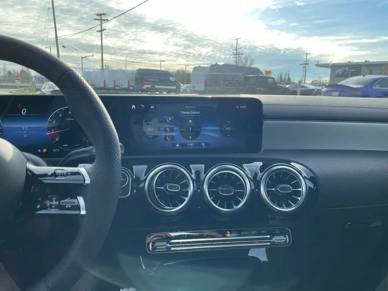 Mercedes-Benz CLA снимка Mercedes-Benz CLA