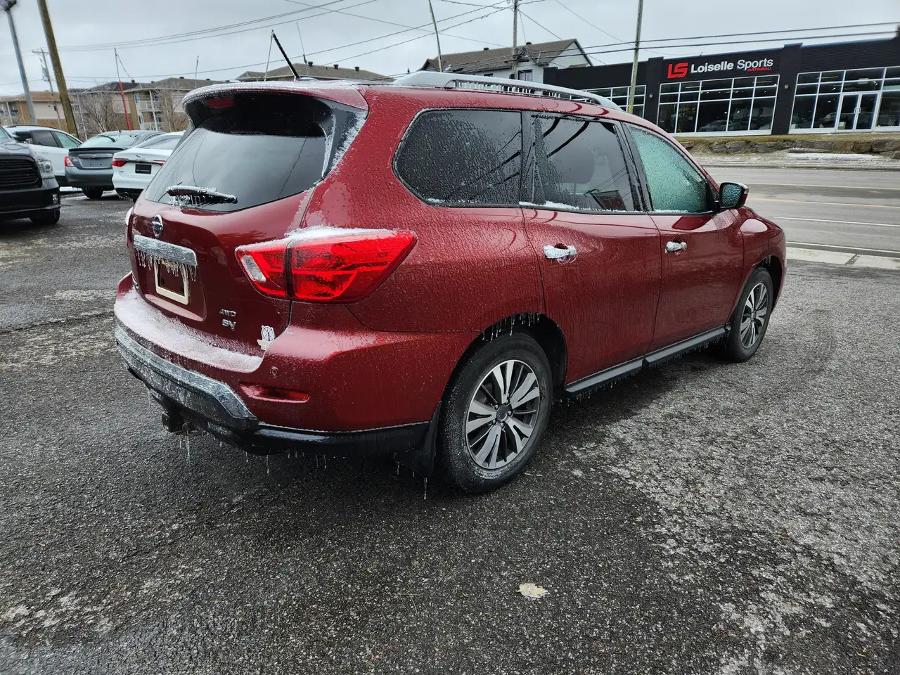 Nissan Pathfinder photo Nissan Pathfinder