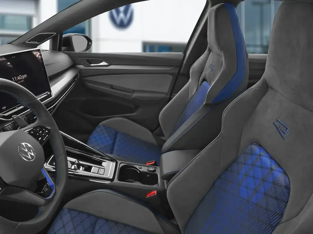 Volkswagen Golf R снимка Volkswagen Golf R
