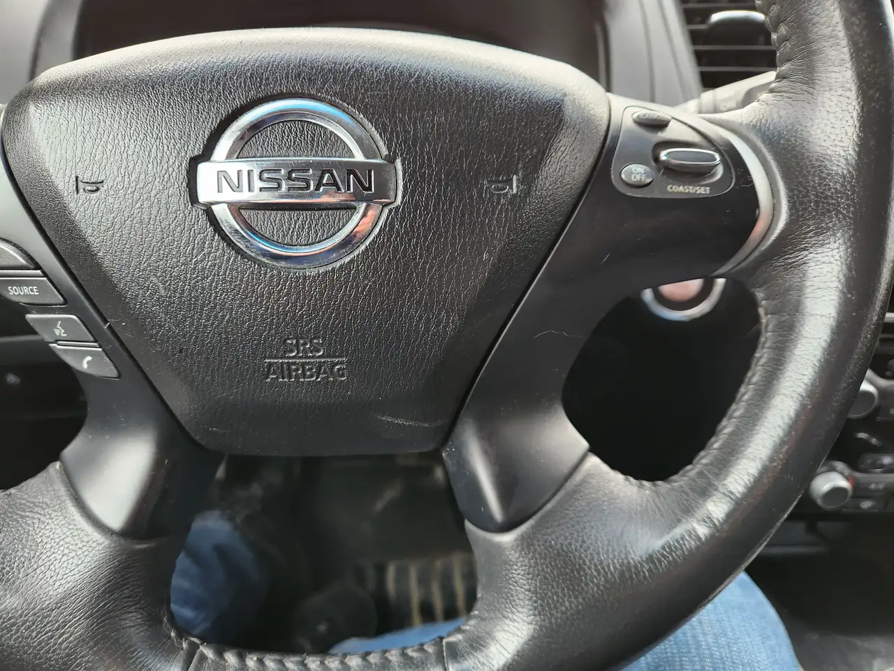 Nissan Pathfinder photo Nissan Pathfinder