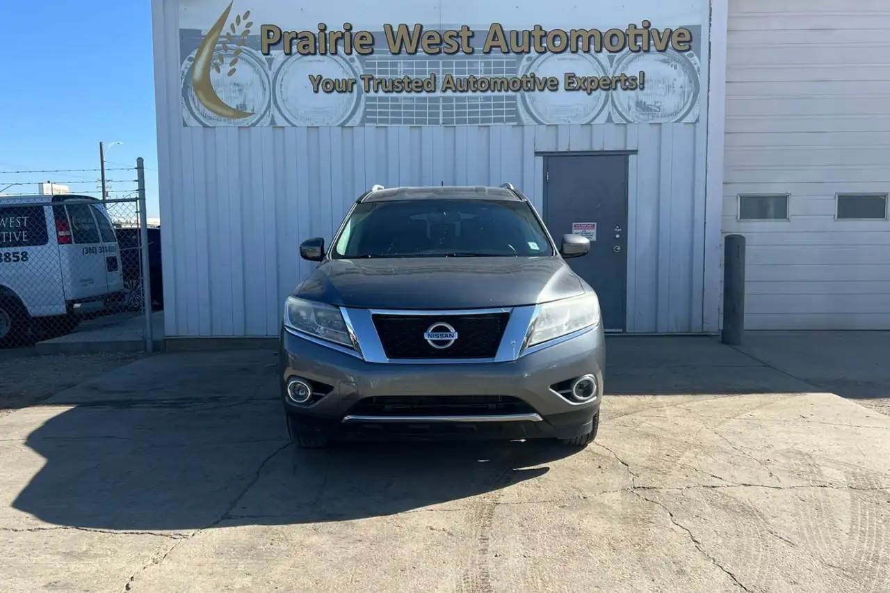 Nissan Pathfinder photo Nissan Pathfinder