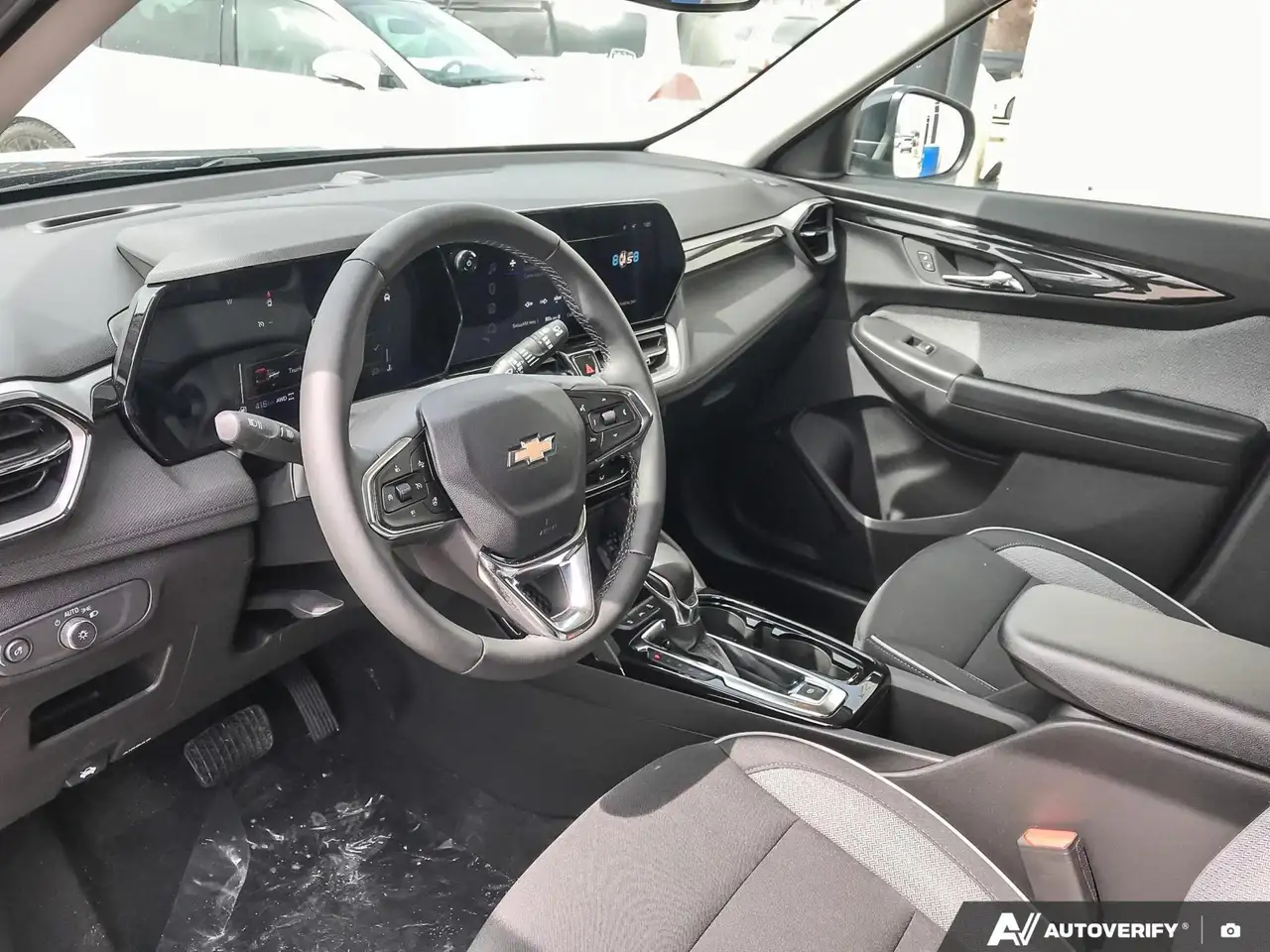 Chevrolet Trailblazer снимка Chevrolet Trailblazer