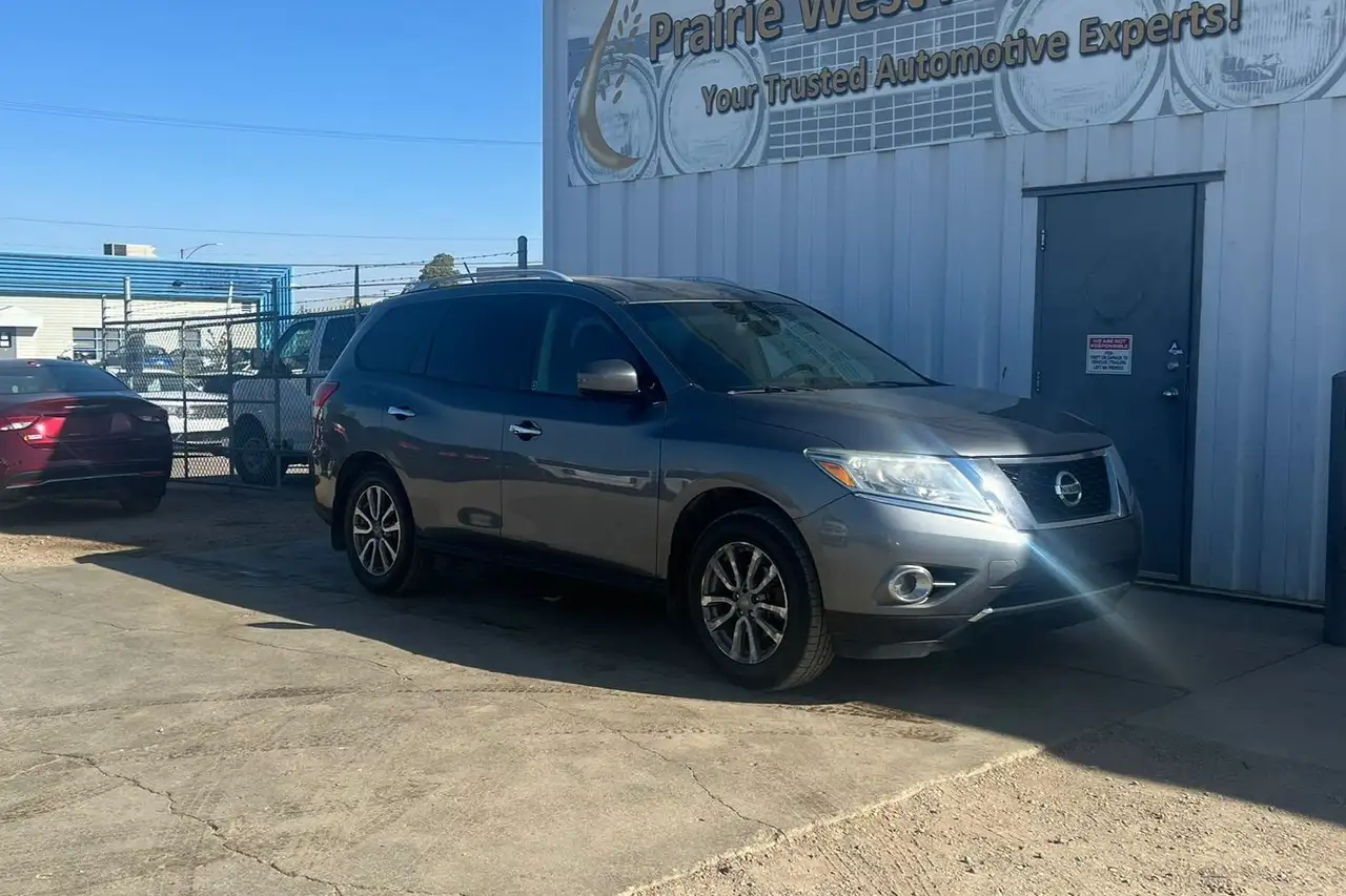Nissan Pathfinder photo Nissan Pathfinder