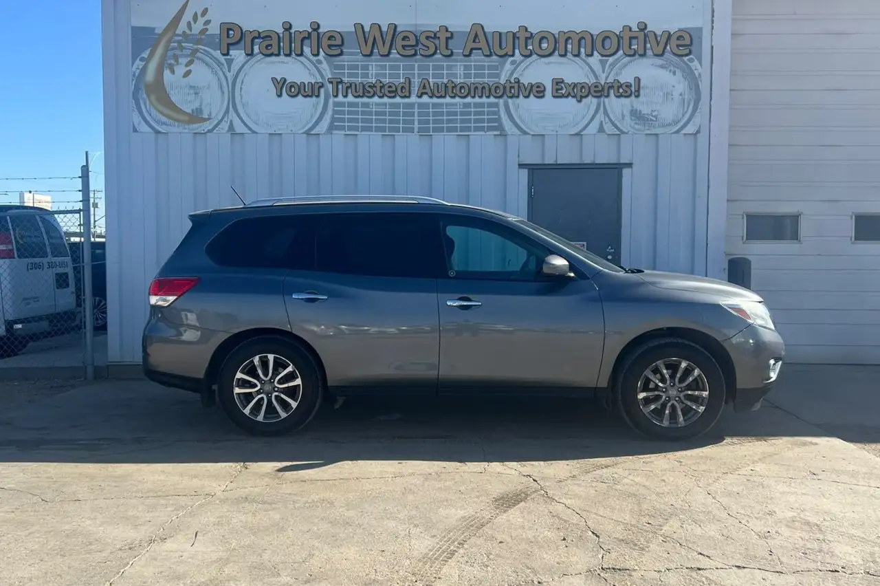 Nissan Pathfinder photo Nissan Pathfinder