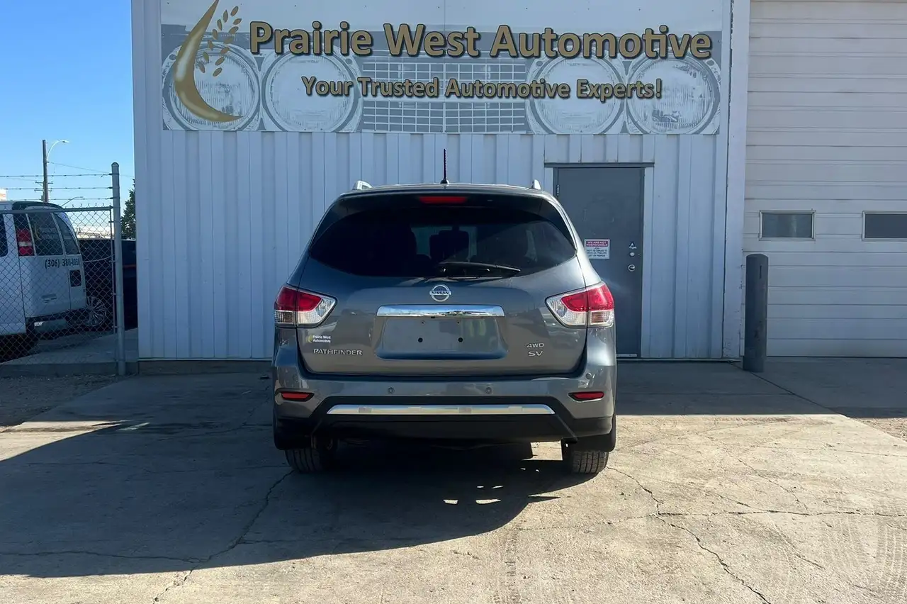 Nissan Pathfinder photo Nissan Pathfinder