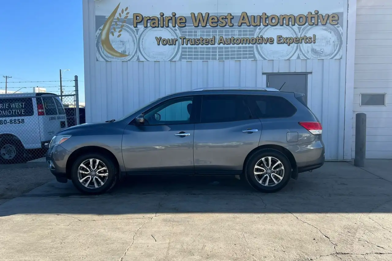 Nissan Pathfinder photo Nissan Pathfinder