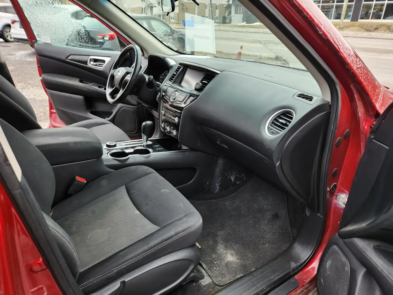 Nissan Pathfinder photo Nissan Pathfinder