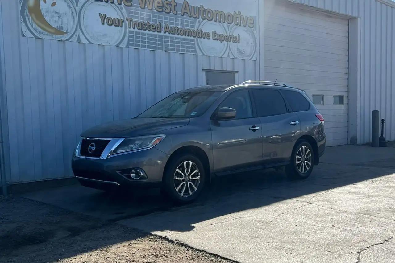 Nissan Pathfinder photo Nissan Pathfinder