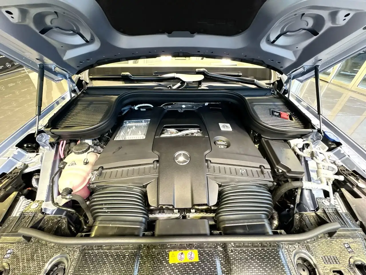Mercedes-Benz GLS снимка Mercedes-Benz GLS