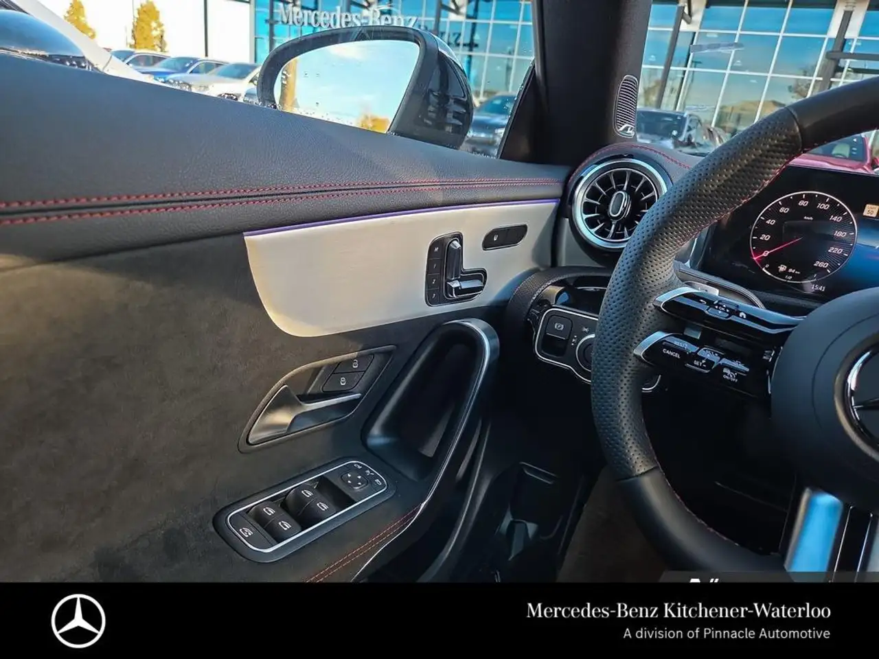 Mercedes-Benz CLA снимка Mercedes-Benz CLA