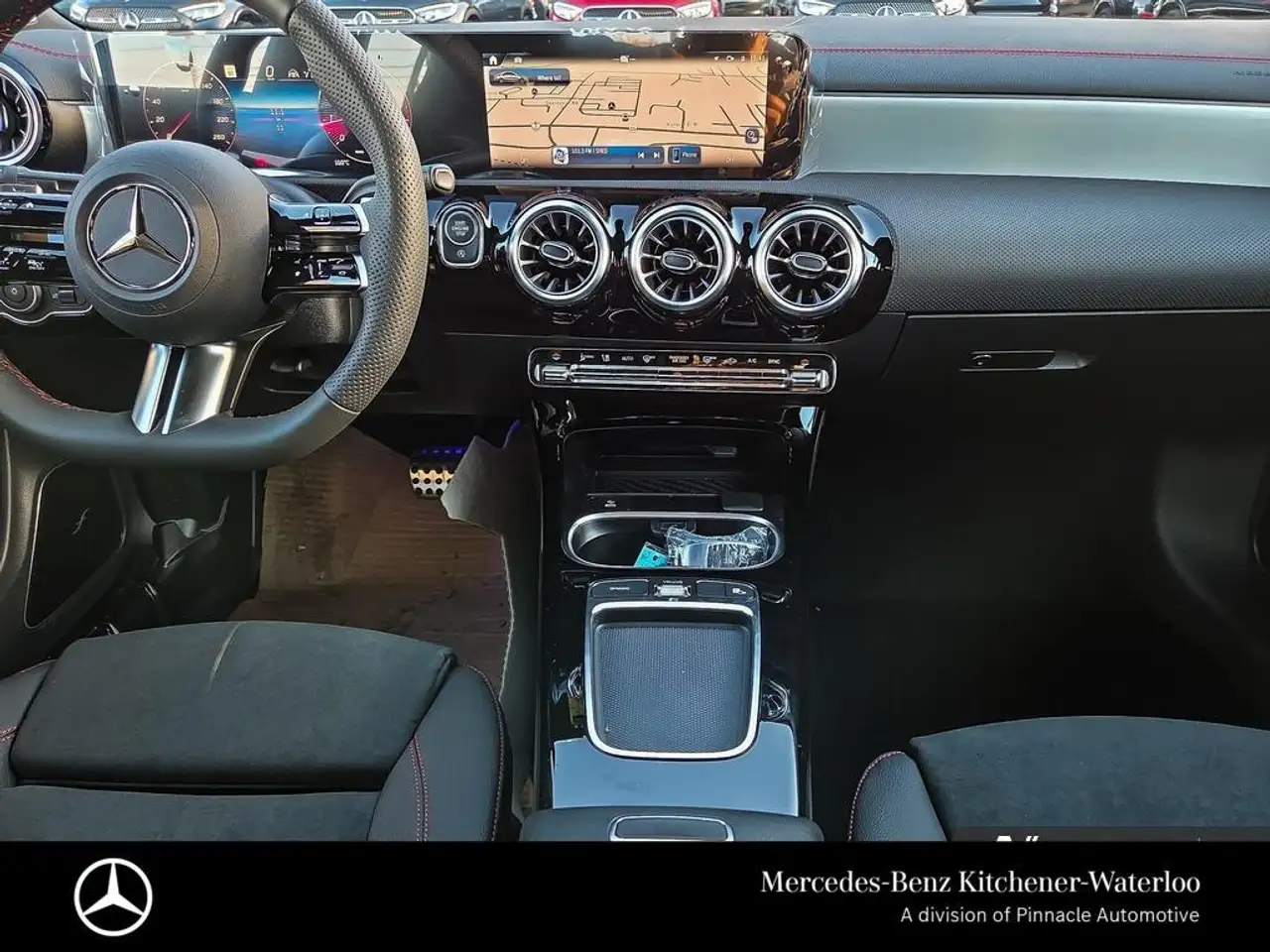 Mercedes-Benz CLA снимка Mercedes-Benz CLA