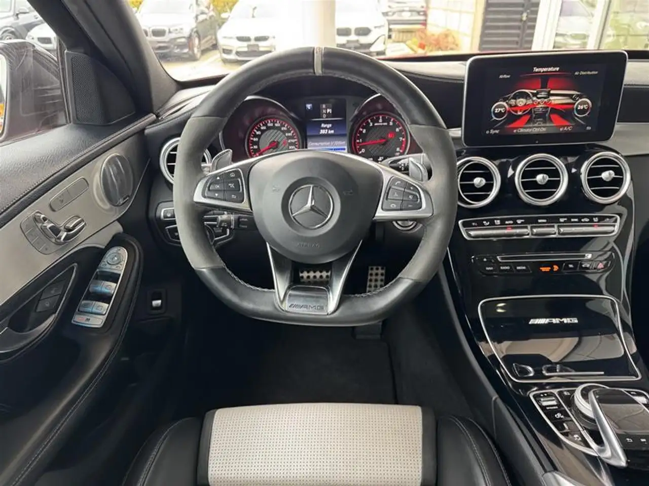 Mercedes-Benz C-Class снимка Mercedes-Benz C-Class
