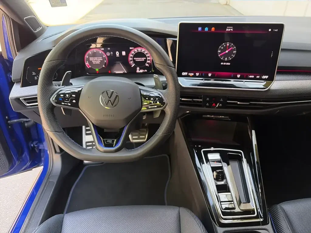Volkswagen Golf R снимка Volkswagen Golf R
