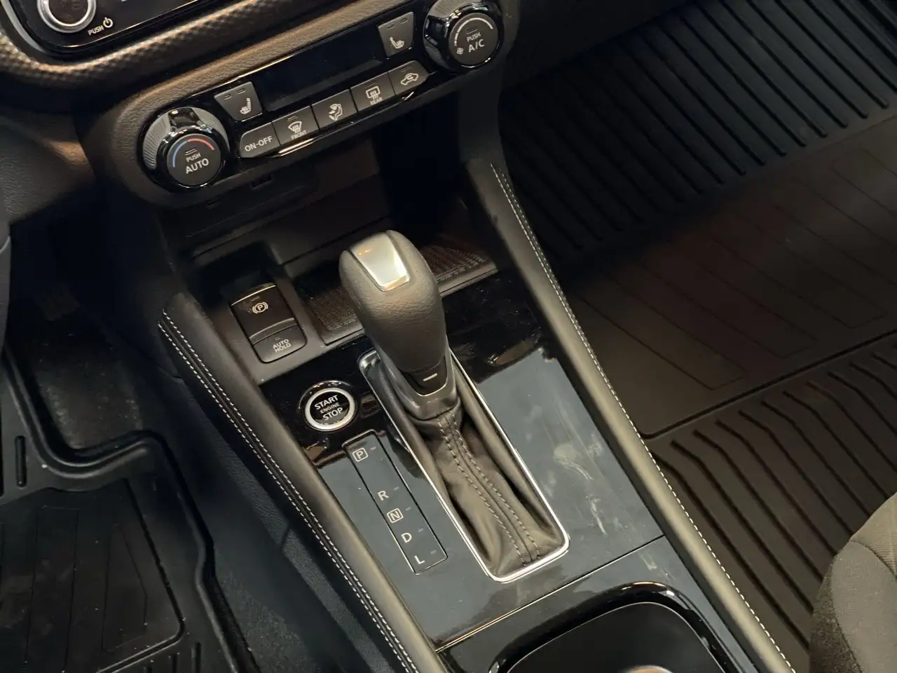 Nissan Kicks photo Nissan Kicks