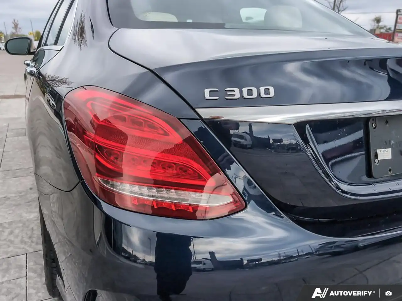 Mercedes-Benz C-Class снимка Mercedes-Benz C-Class