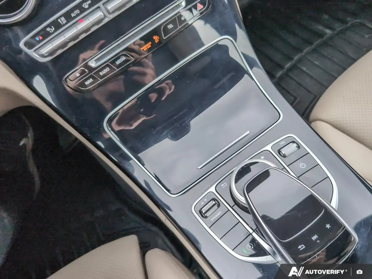Mercedes-Benz C-Class снимка Mercedes-Benz C-Class