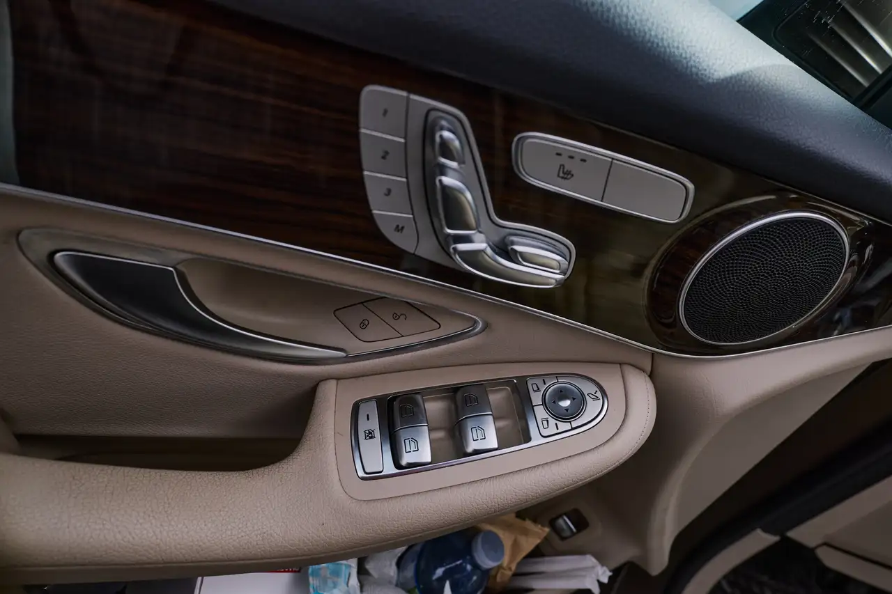 Mercedes-Benz GLC снимка Mercedes-Benz GLC