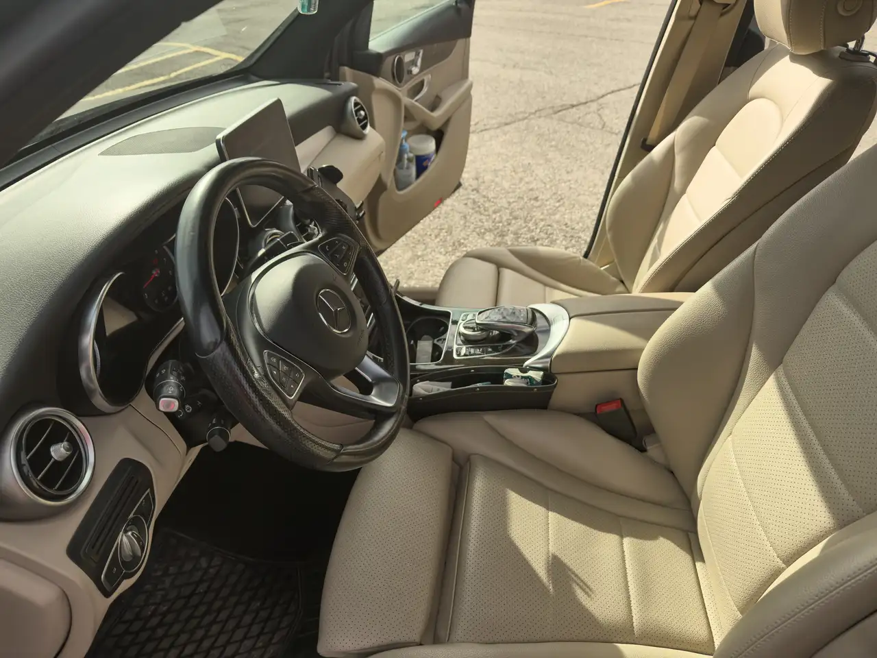Mercedes-Benz GLC снимка Mercedes-Benz GLC
