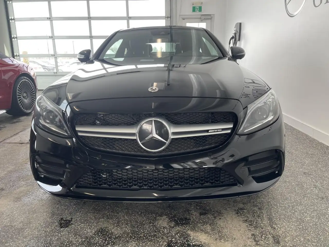 Mercedes-Benz C-Class снимка Mercedes-Benz C-Class