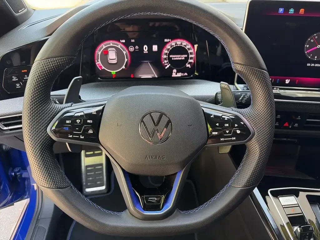 Volkswagen Golf R снимка Volkswagen Golf R