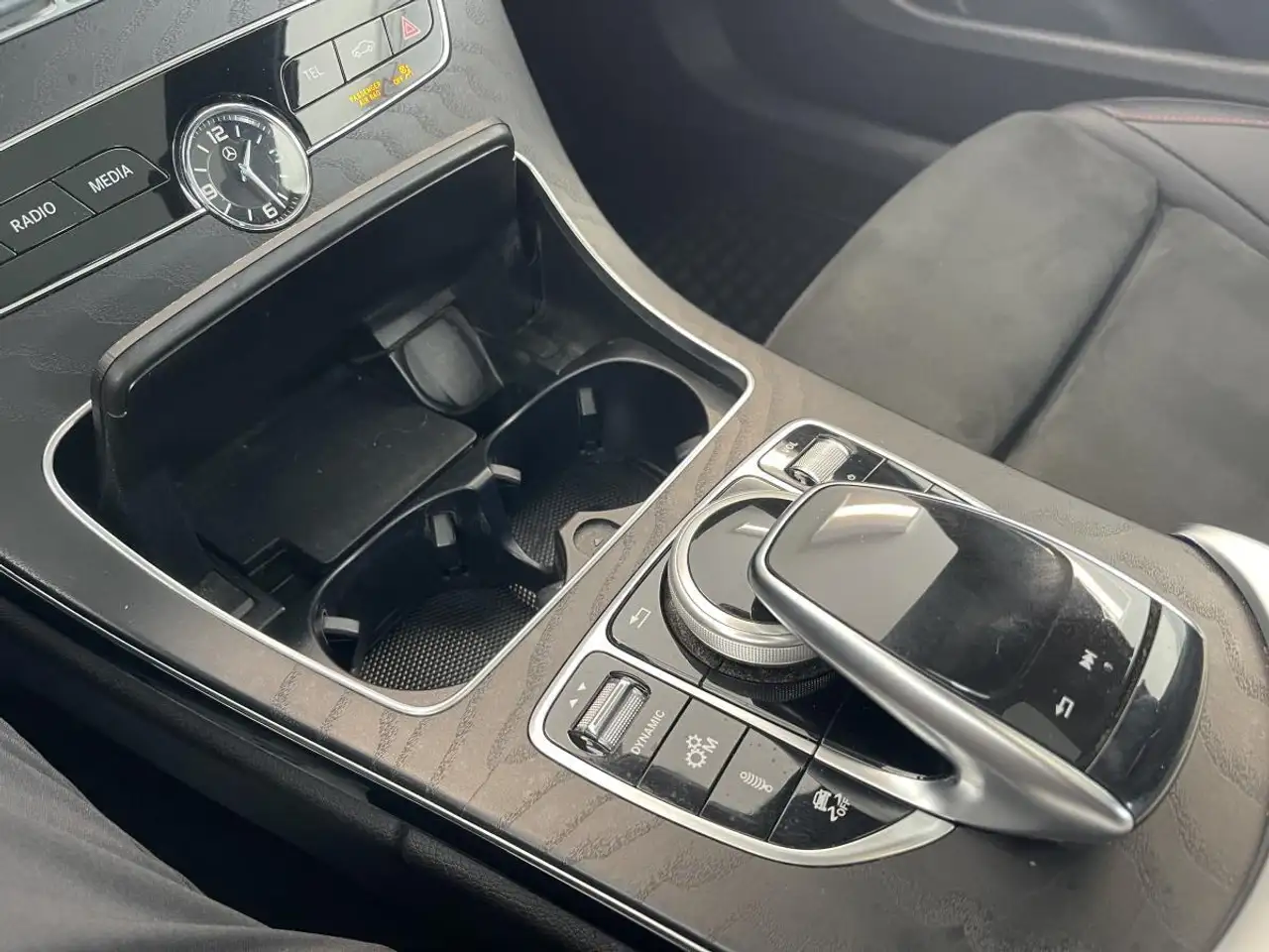 Mercedes-Benz C-Class снимка Mercedes-Benz C-Class