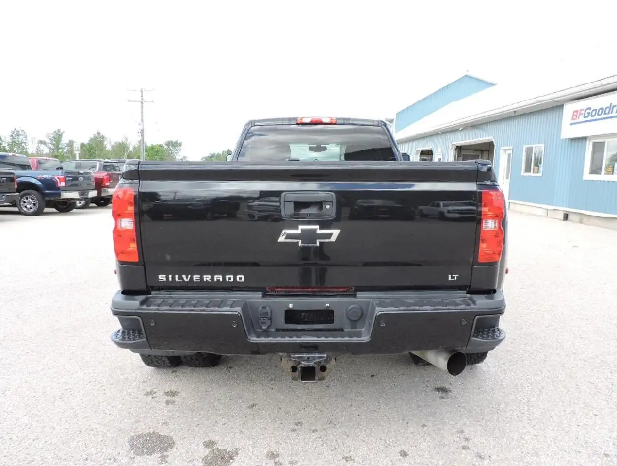 Chevrolet Silverado 3500 photo Chevrolet Silverado 3500