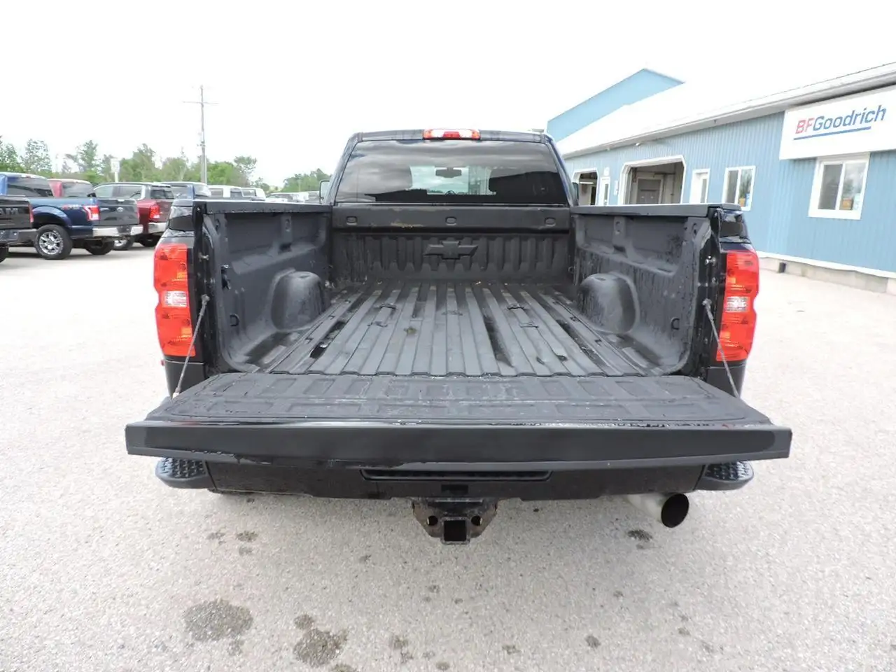 Chevrolet Silverado 3500 photo Chevrolet Silverado 3500