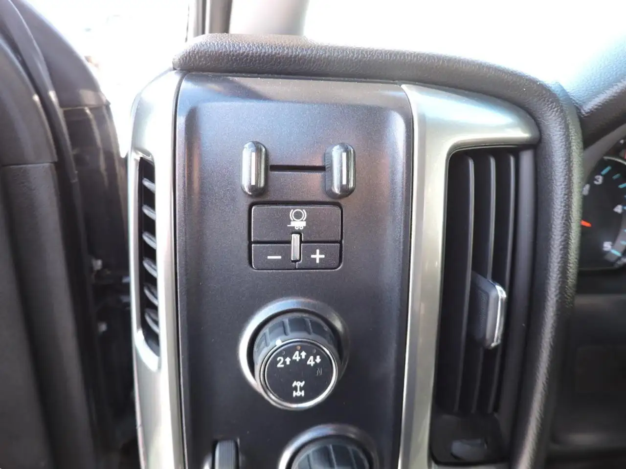 Chevrolet Silverado 3500 photo Chevrolet Silverado 3500