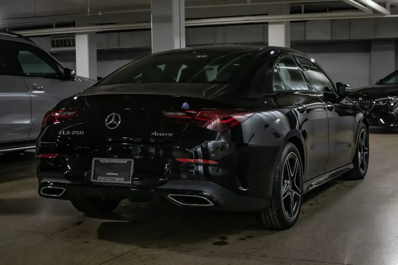 Mercedes-Benz CLA снимка Mercedes-Benz CLA