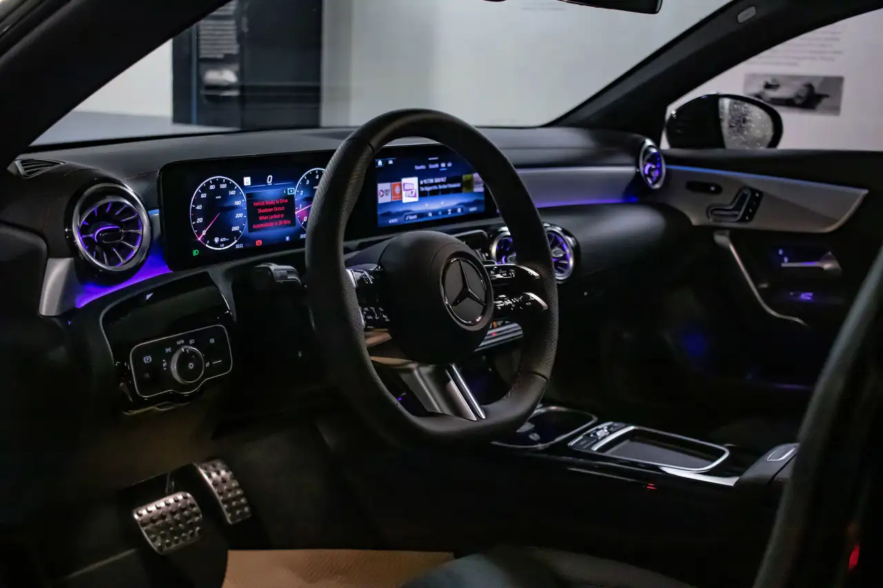 Mercedes-Benz CLA снимка Mercedes-Benz CLA