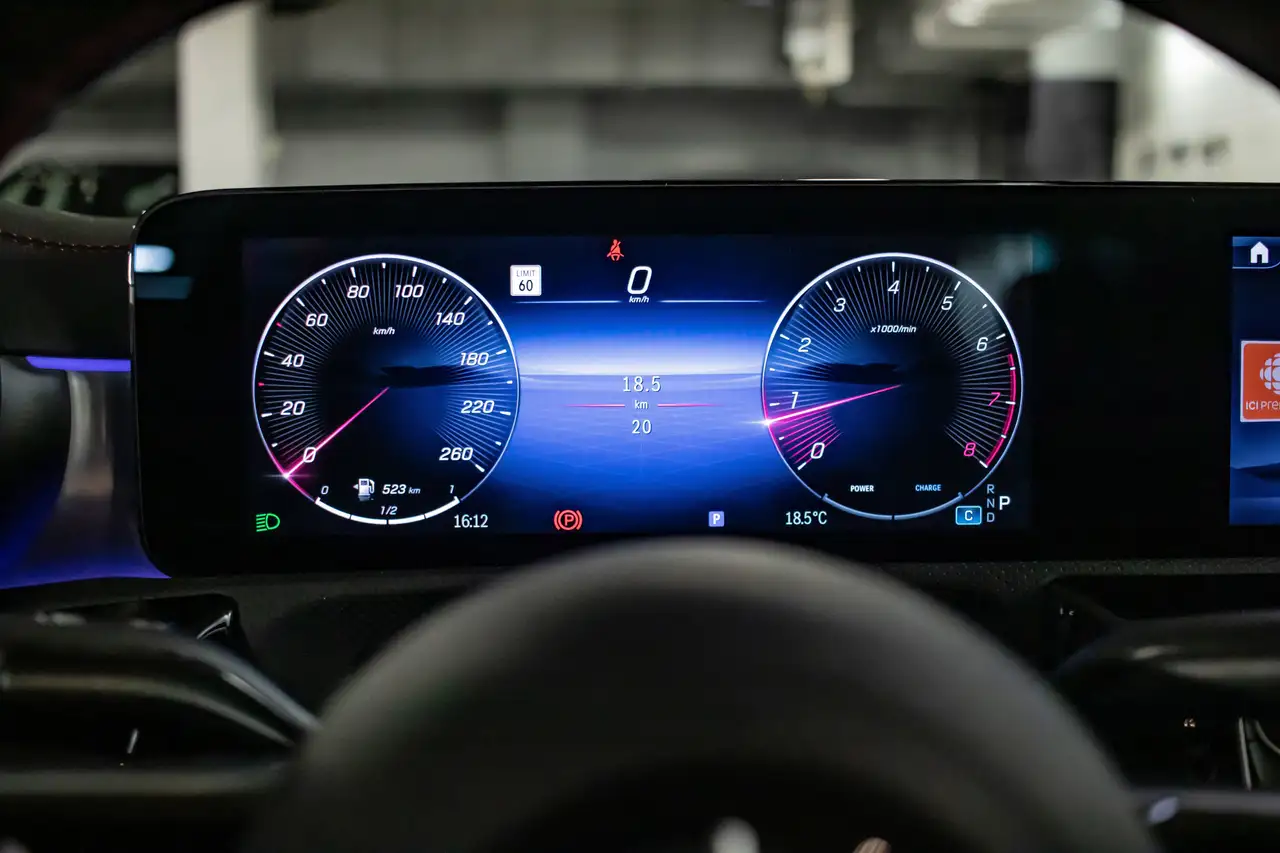 Mercedes-Benz CLA снимка Mercedes-Benz CLA