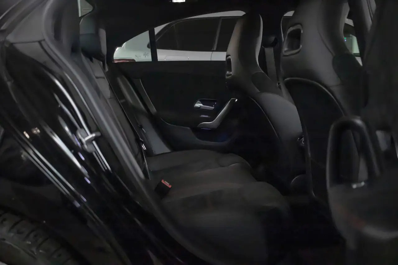 Mercedes-Benz CLA снимка Mercedes-Benz CLA