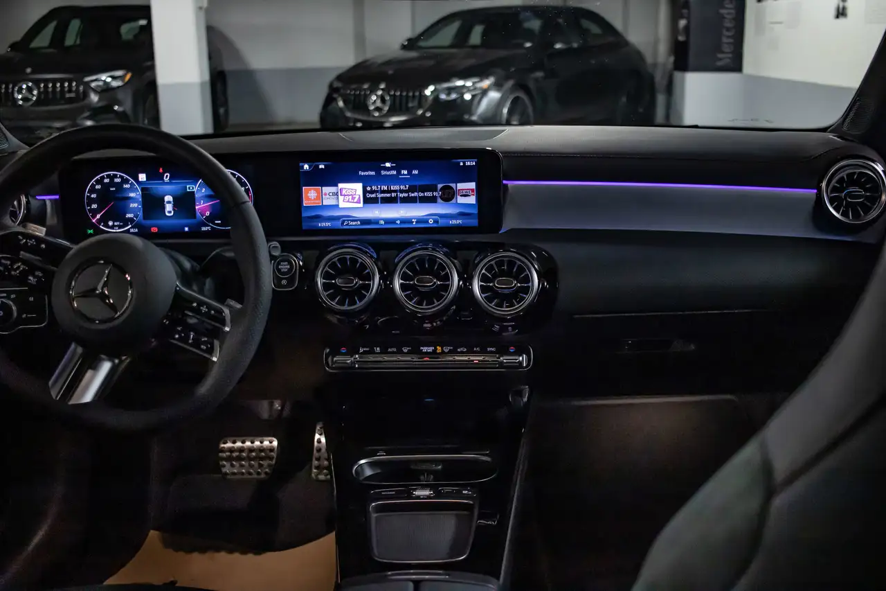 Mercedes-Benz CLA снимка Mercedes-Benz CLA