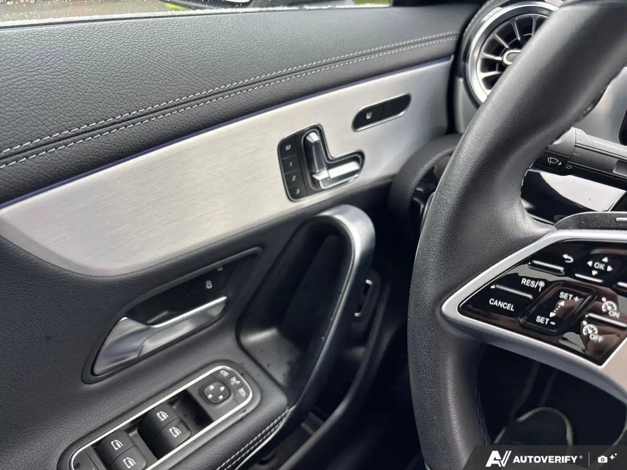 Mercedes-Benz CLA photo Mercedes-Benz CLA