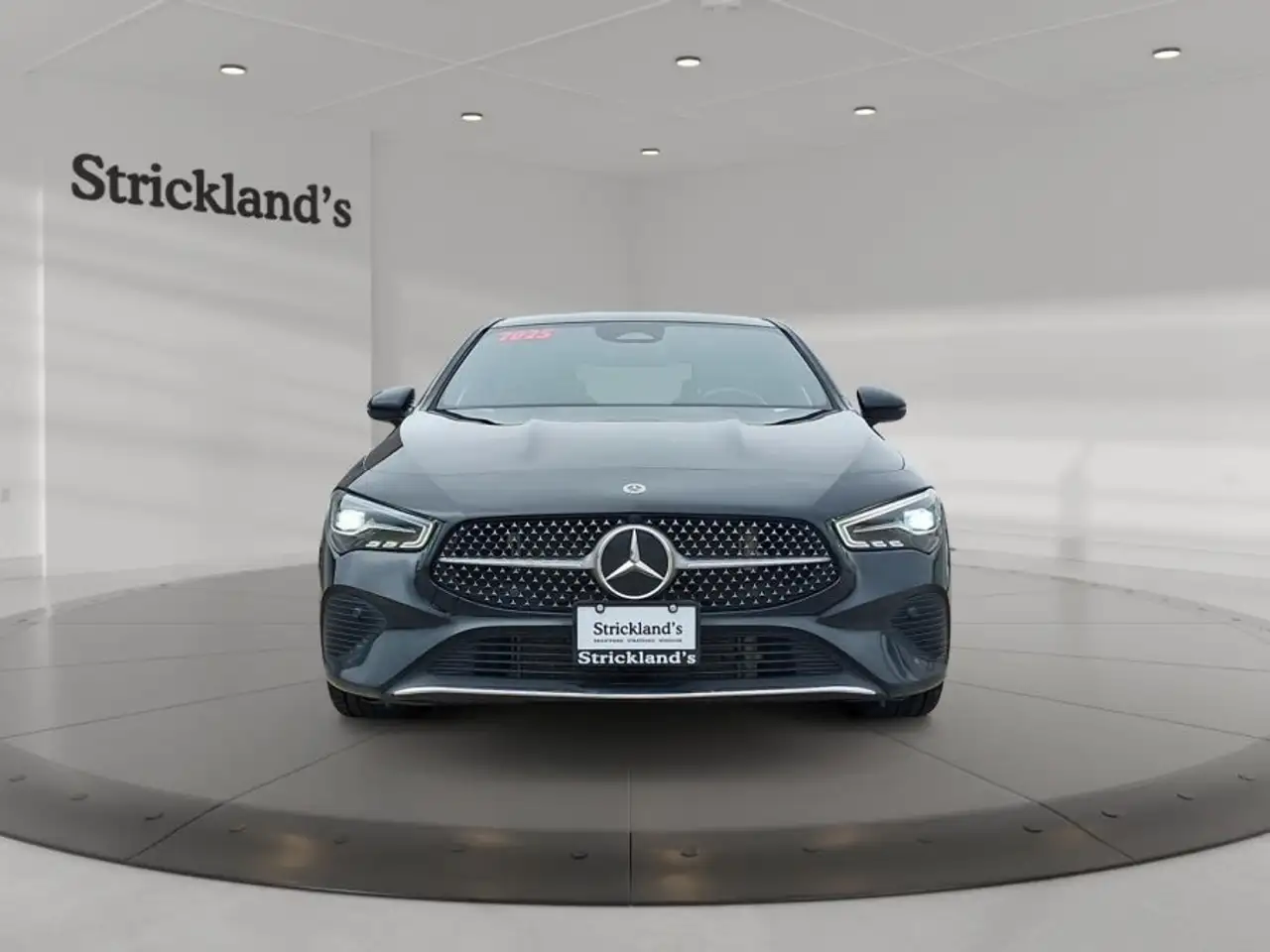 Mercedes-Benz CLA снимка Mercedes-Benz CLA