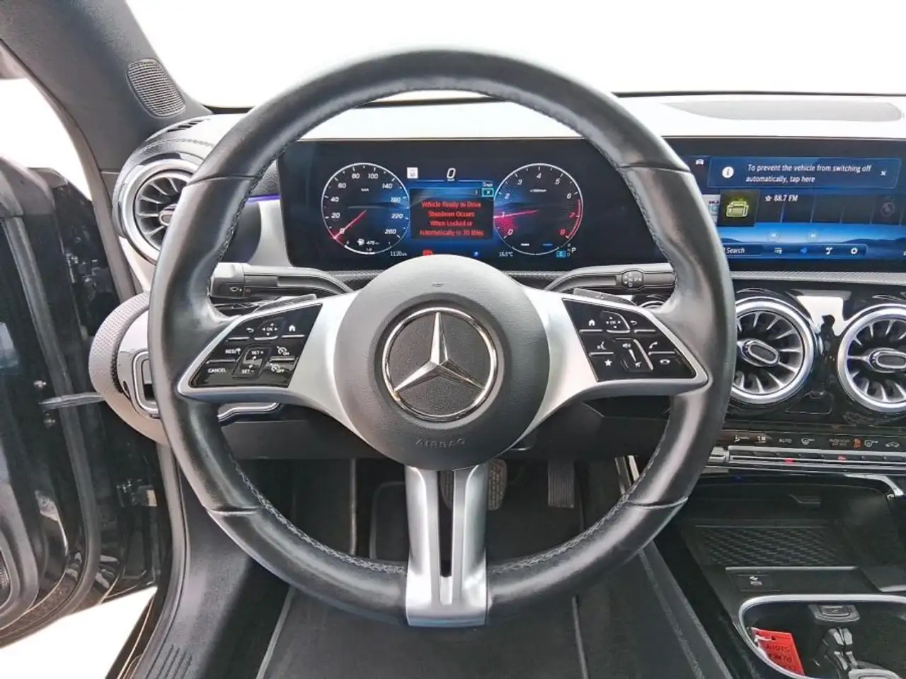 Mercedes-Benz CLA снимка Mercedes-Benz CLA