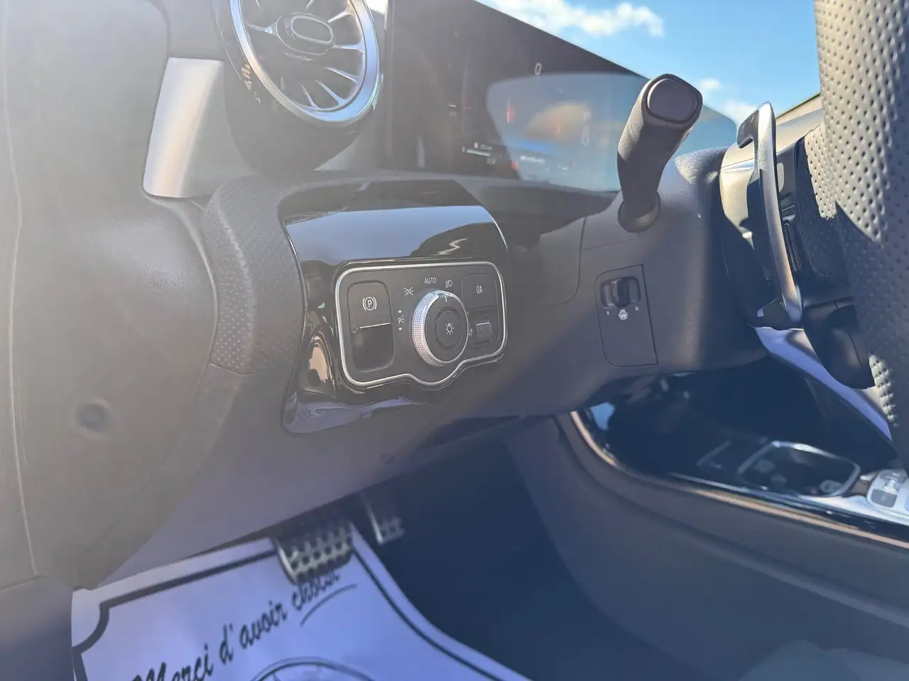 Mercedes-Benz CLA снимка Mercedes-Benz CLA