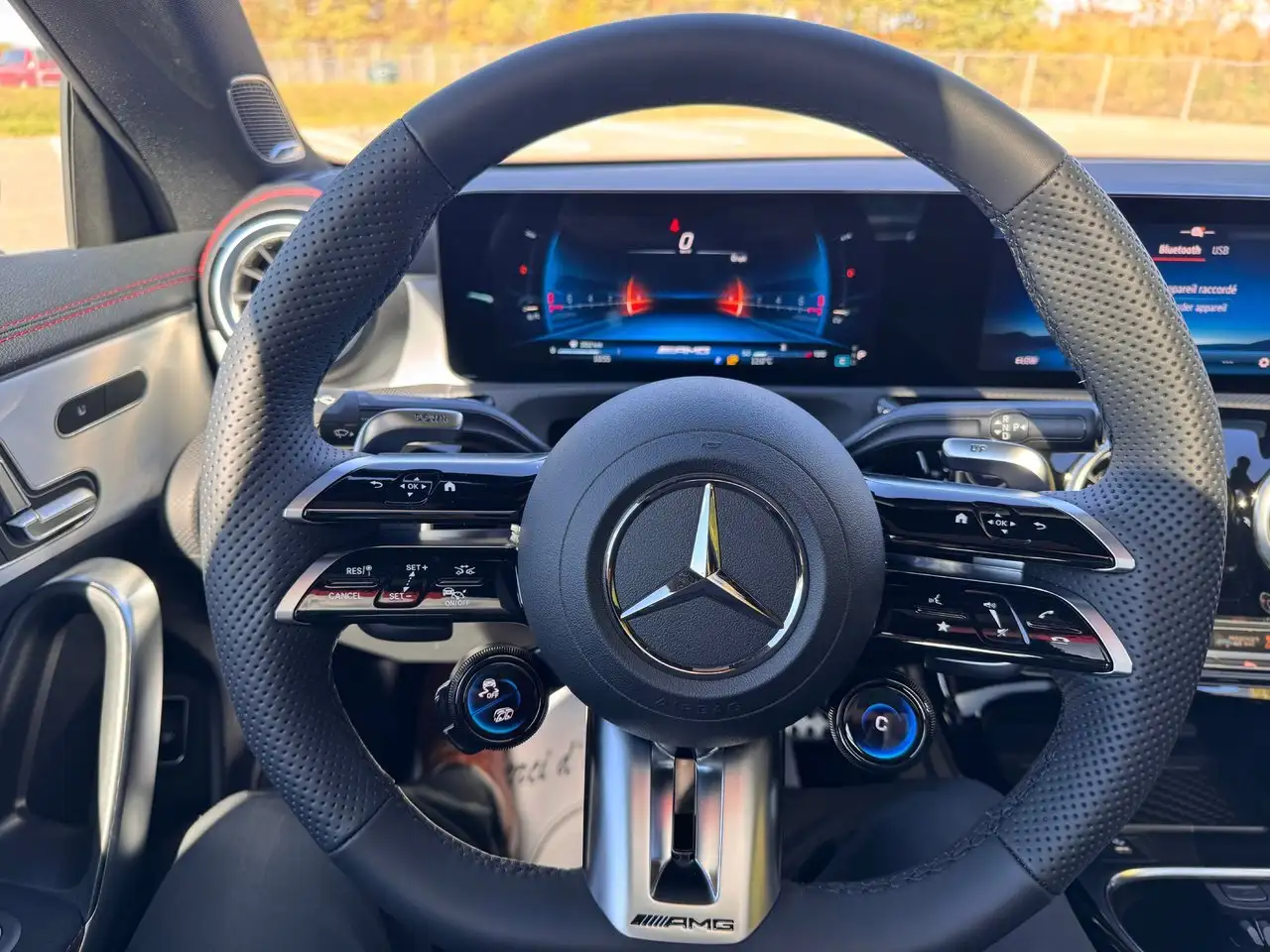 Mercedes-Benz CLA снимка Mercedes-Benz CLA