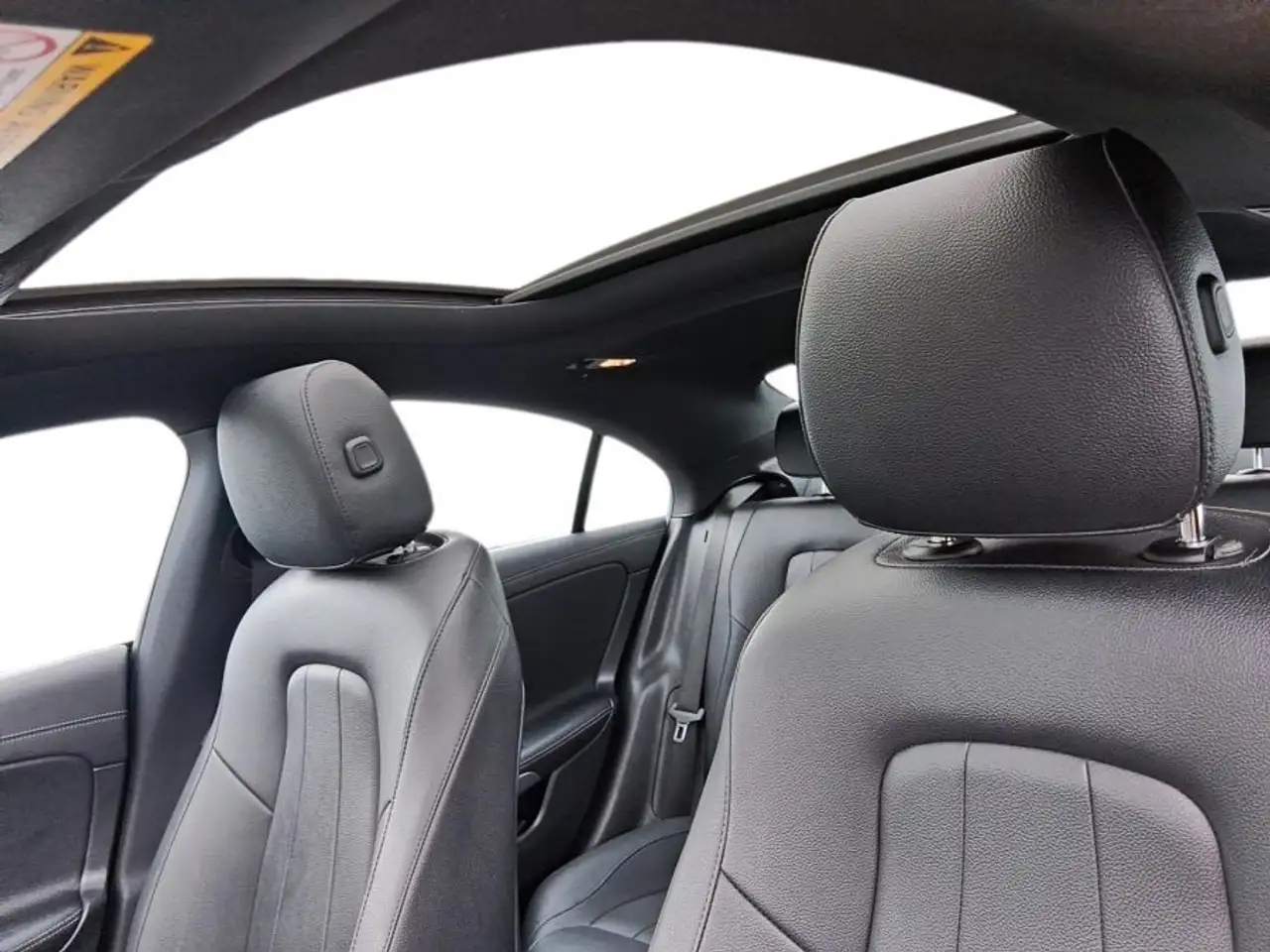 Mercedes-Benz CLA снимка Mercedes-Benz CLA