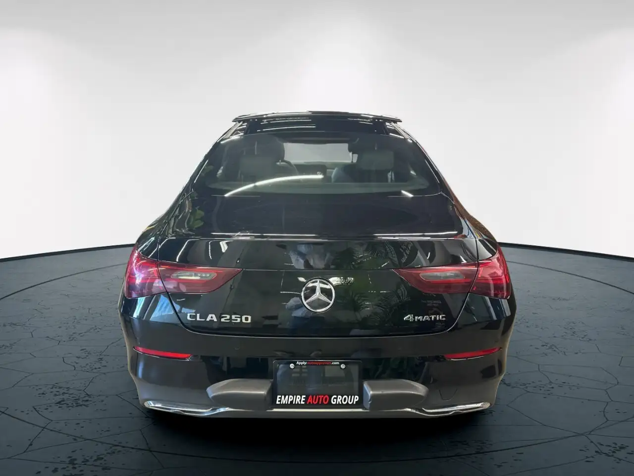 Mercedes-Benz CLA снимка Mercedes-Benz CLA