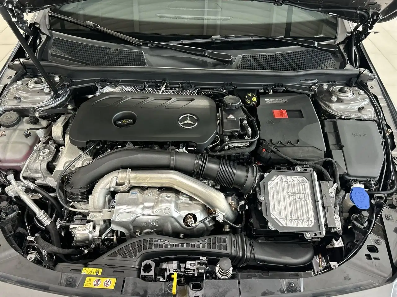 Mercedes-Benz CLA снимка Mercedes-Benz CLA