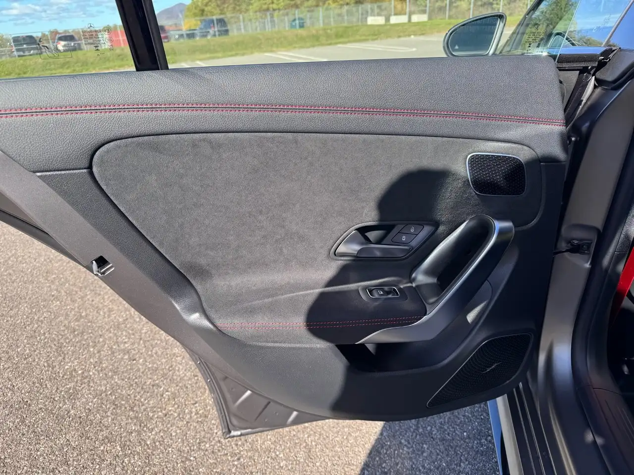 Mercedes-Benz CLA снимка Mercedes-Benz CLA