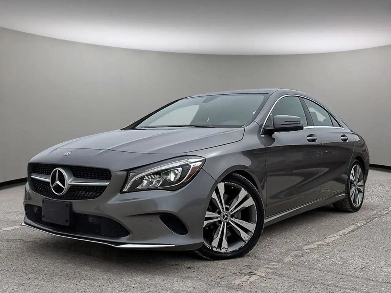 Mercedes-Benz CLA снимка Mercedes-Benz CLA
