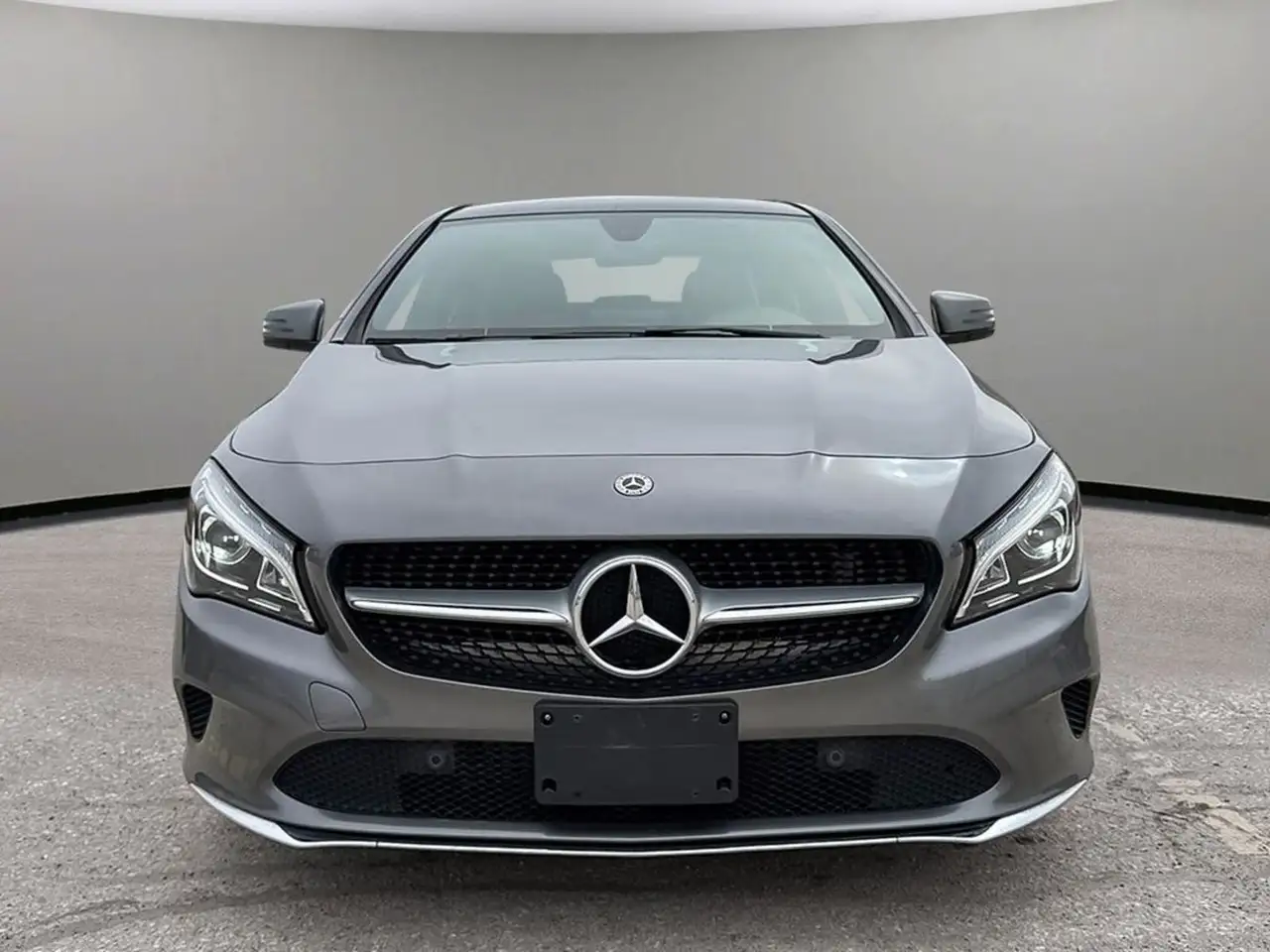 Mercedes-Benz CLA снимка Mercedes-Benz CLA