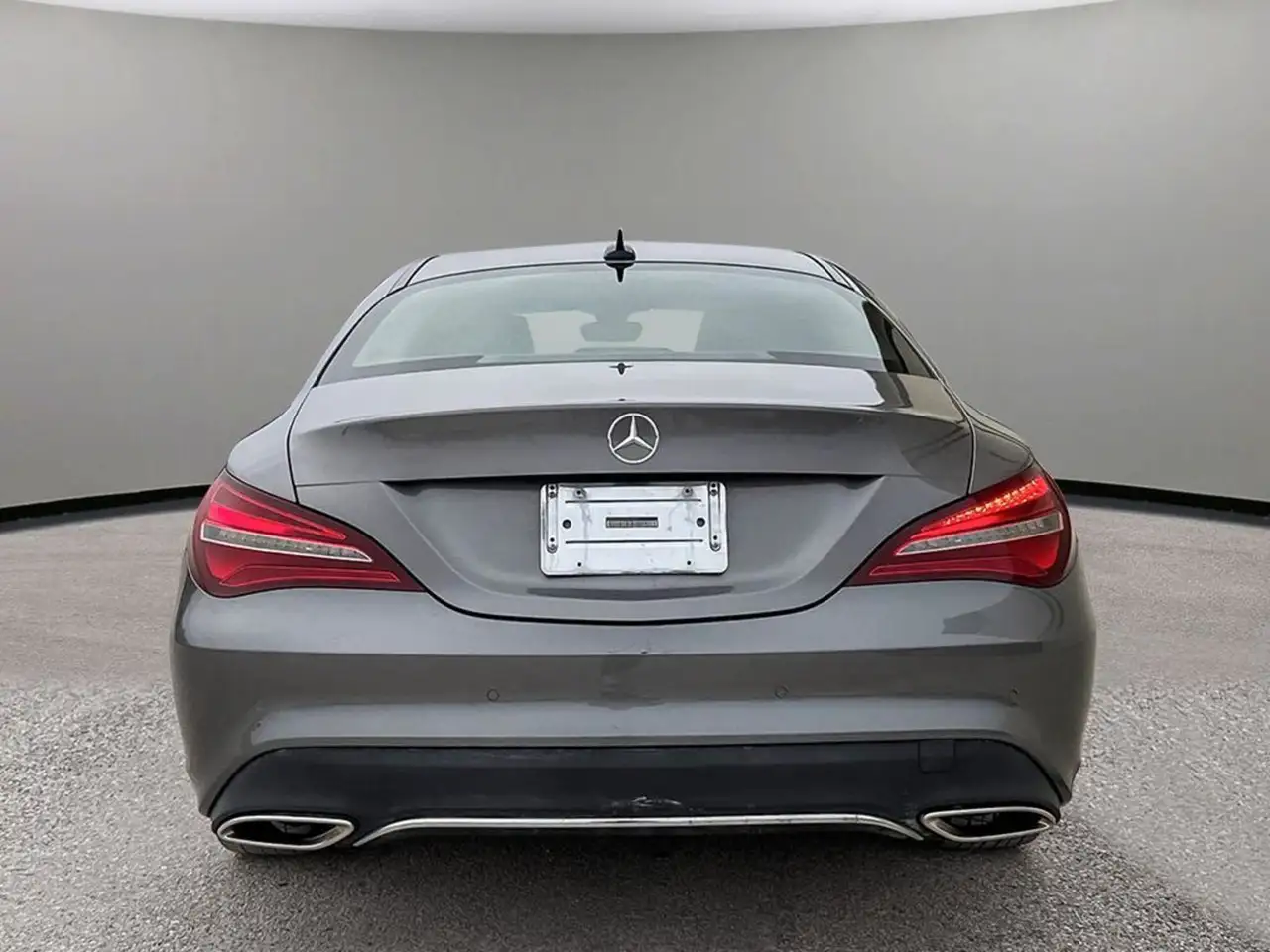Mercedes-Benz CLA снимка Mercedes-Benz CLA