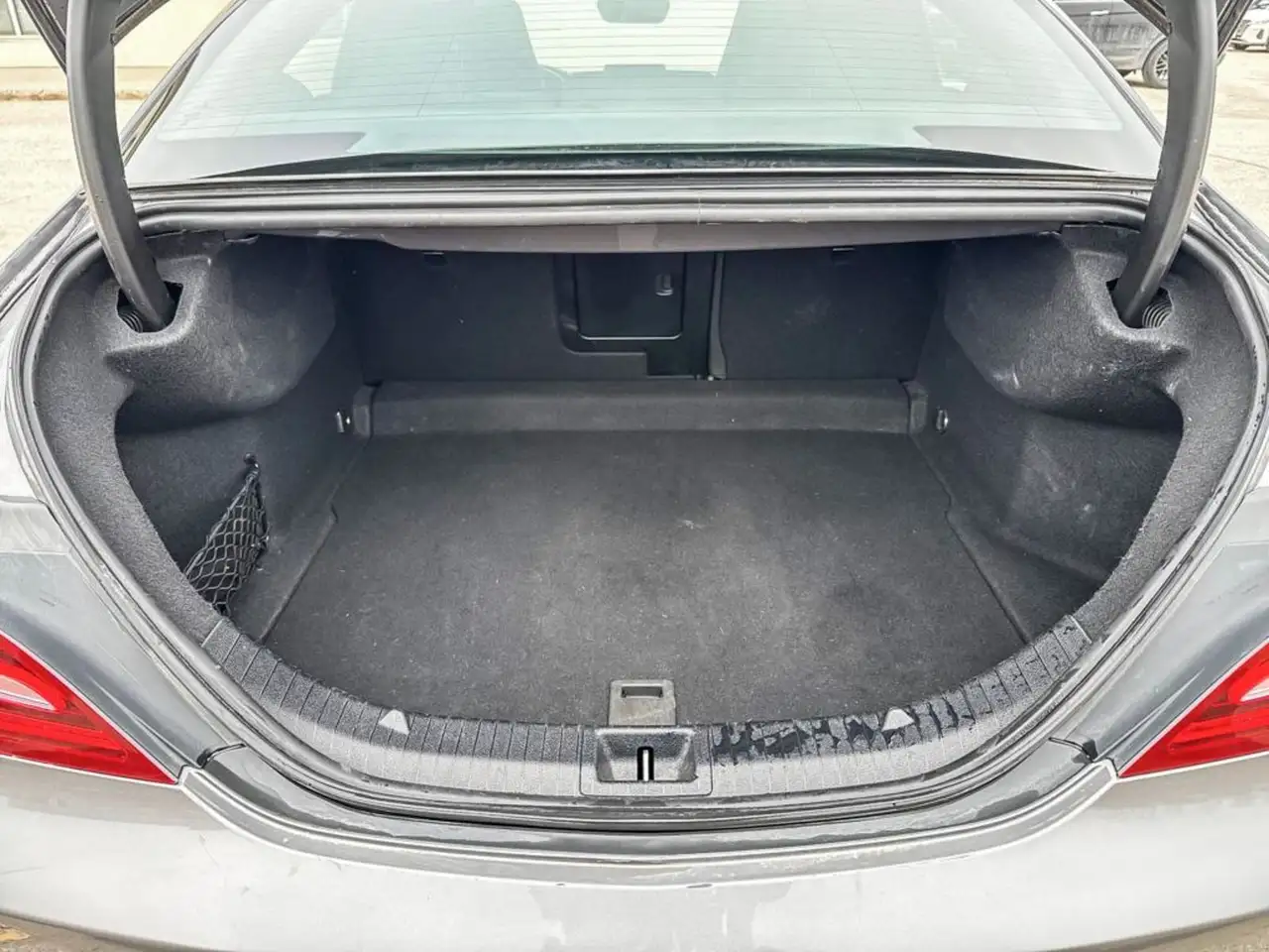 Mercedes-Benz CLA снимка Mercedes-Benz CLA