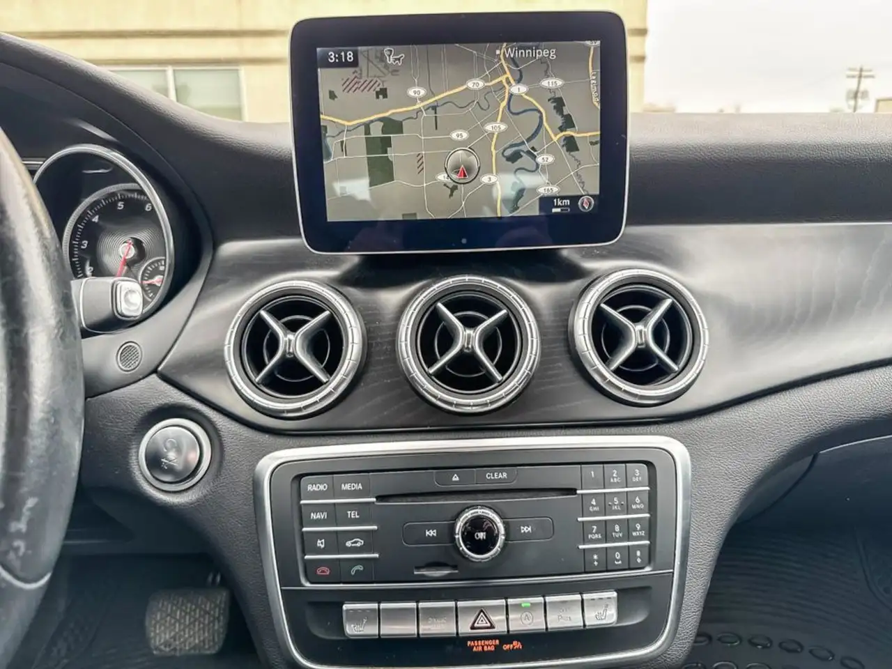 Mercedes-Benz CLA снимка Mercedes-Benz CLA