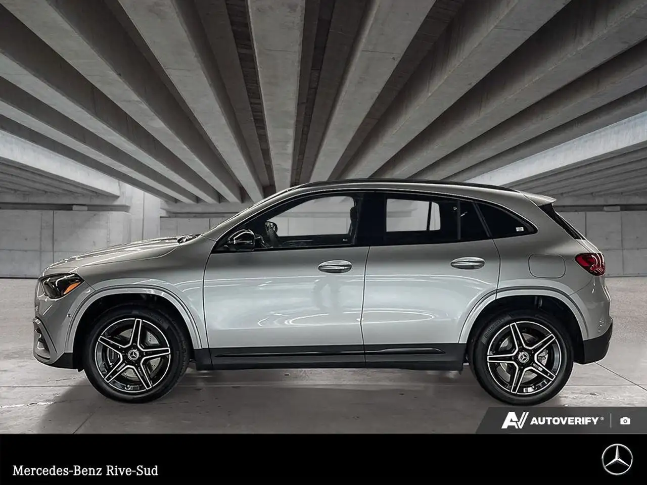 Mercedes-Benz GLA снимка Mercedes-Benz GLA